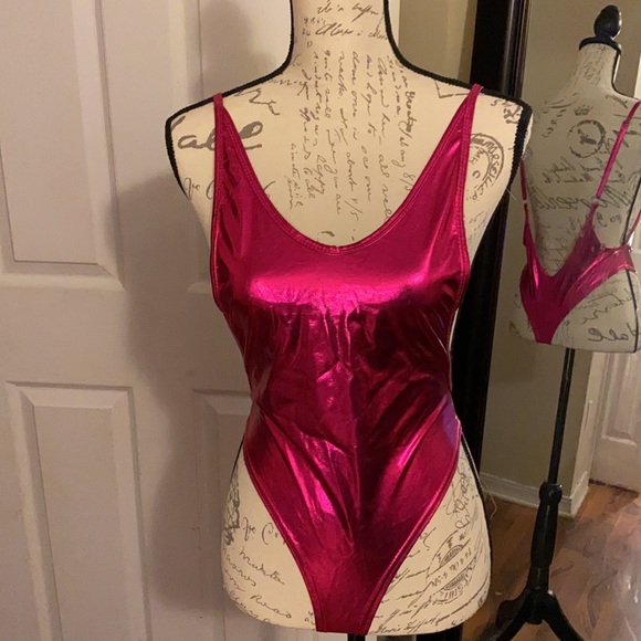 Swimsuit - Picture 3 of 4